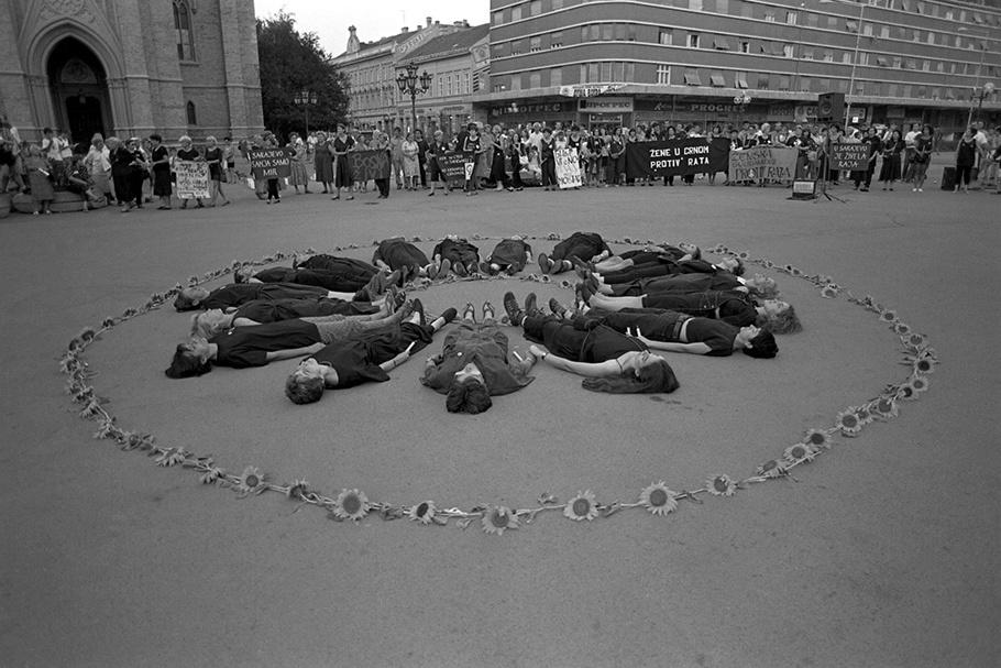 Mujeres de Negro contra la Guerra, por el abrazo de los pueblos Carta desde Madrid a la Red Internacional