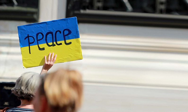 «Ningún ejército protegerá nuestro derecho a la paz» Yuri Sheliazhenko, del Movimiento Pacifista Ucraniano, rotundo